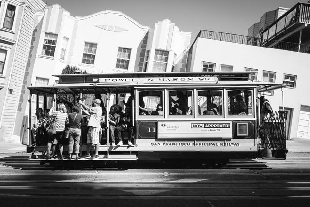 A San Francisco cable car on Mason Street.