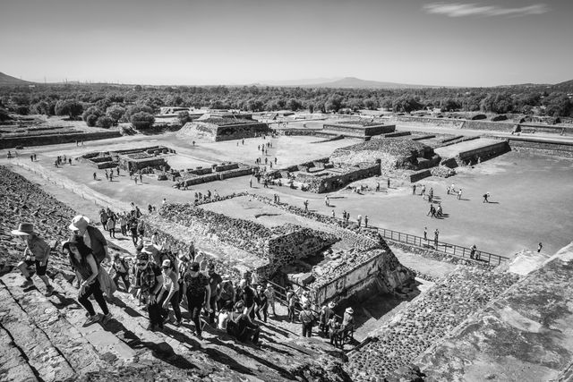 The line of people climbing up the Pyramid of the Sun in Teotihuacán.