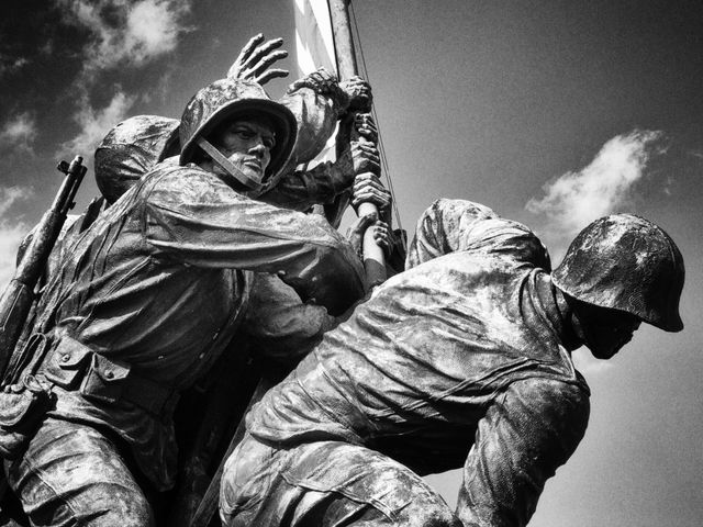 Statue of Marines raising the flag at Iwo Jima.