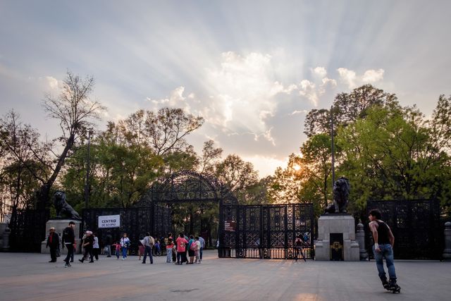 Acceso Leones, the entrance to the Chapultepec Forest, at sunset.