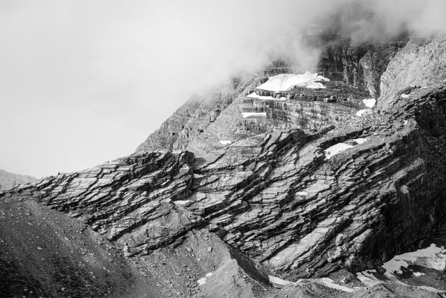 A close-up of the rocky details of the summit of Heavens Peak.