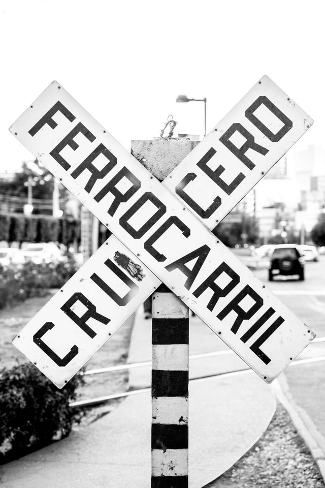 A railroad crossing sign in Mexico City.