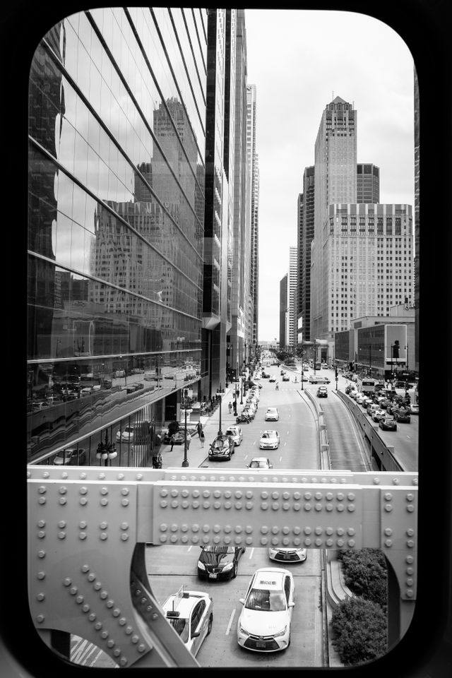 Upper Wacker Drive, seen through the window of the L train towards the Loop.