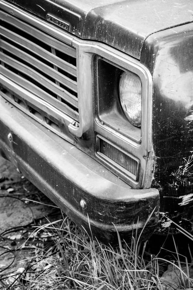 An old, rusted, abandoned pickup truck in Mexico City.