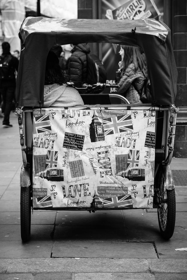 A pedicab in front of Covent Garden Station.