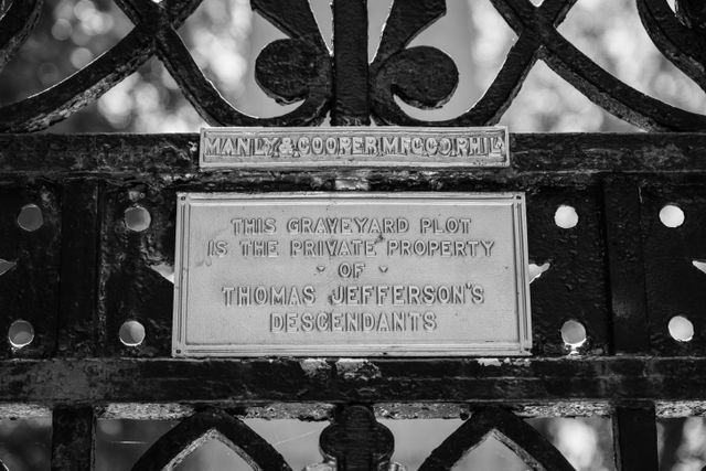 A plaque at the entrance to Thomas Jefferson's grave in Monticello.