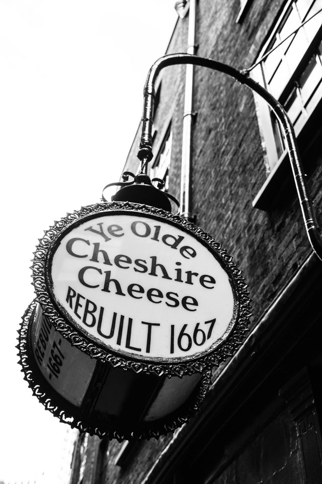 Ye Olde Cheshire Cheese.