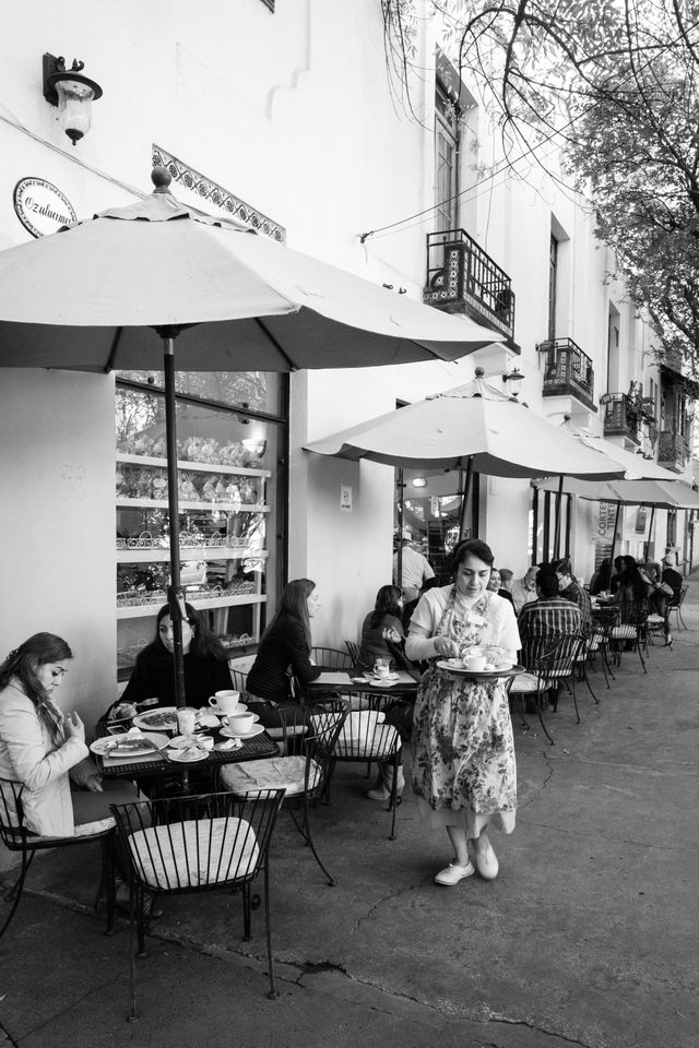 People eating at Maque, in Condesa.