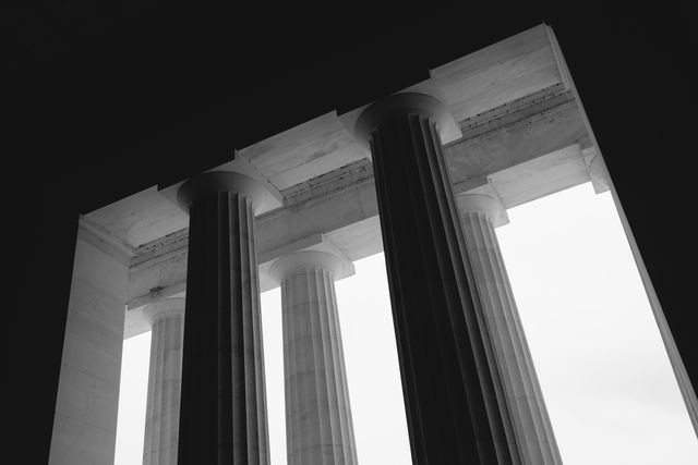 Columns of the Lincoln Memorial.